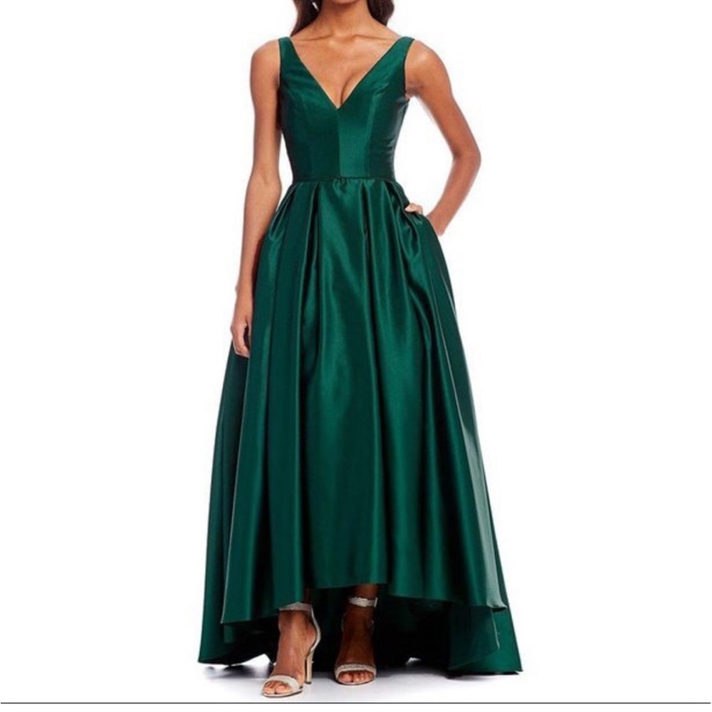 BETSY & ADAM WOMEN'S SATIN HIGH LOW BALL GOWN GREEN